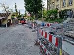 Baustellen-Absperrungen in der Bergstraße.