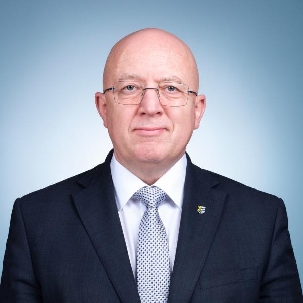 Portrait Bürgermeister Ludwig Sauer.