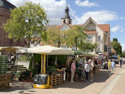 Marktstände in der Schloßstraße.