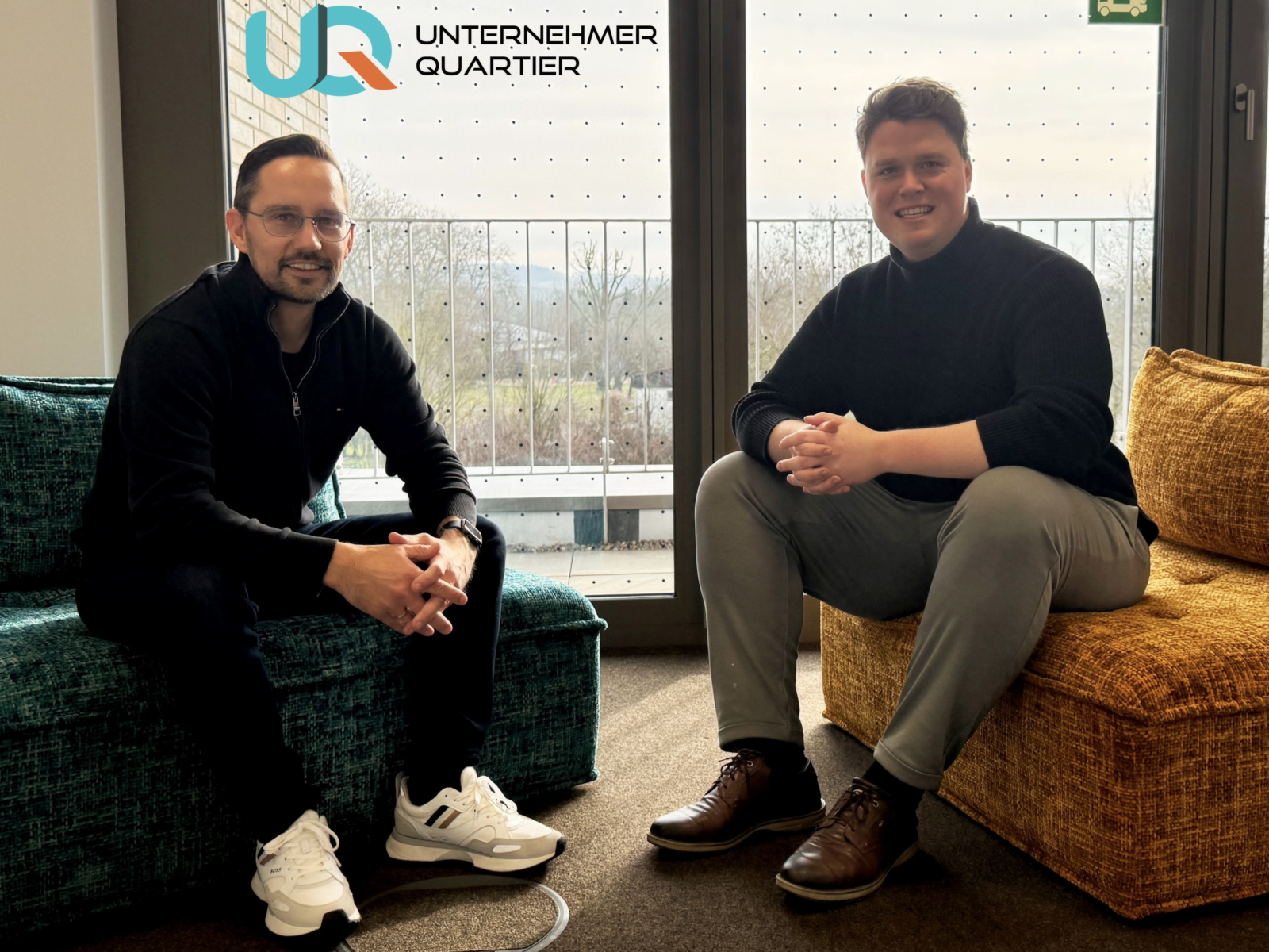 Wirtschaftsförderer Benedikt Krauter (Stadt Wiesloch) besucht Martin Hoffmann in neuen Unternehmerquartier.