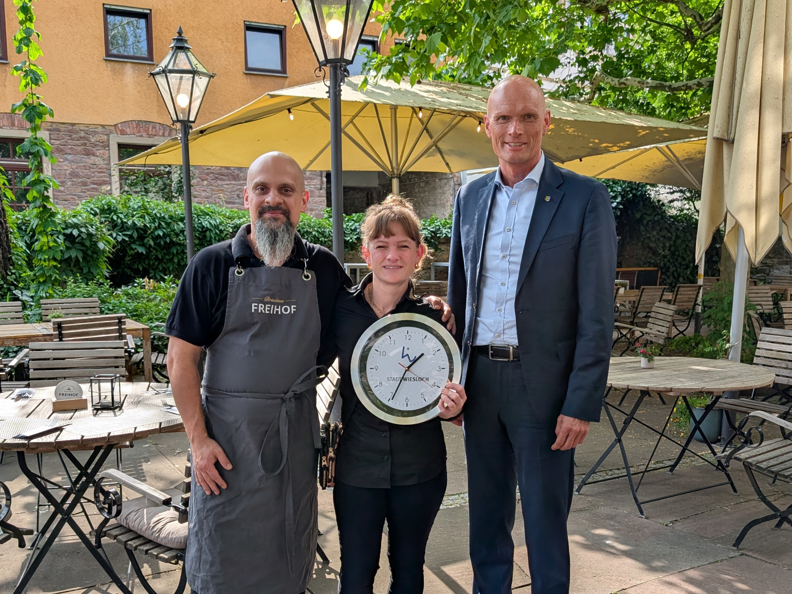 OB Dirk Elkemann mit Hugo Leonardo und Raquel Carrozzi.