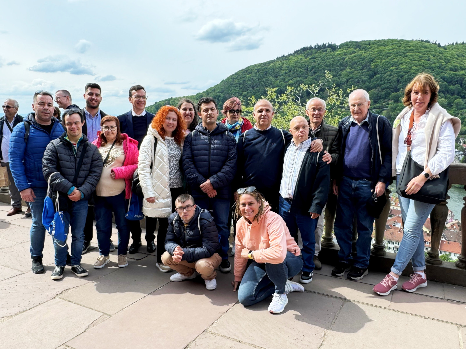 Gäste aus Amarante erkunden das Heidelberger Schloss.