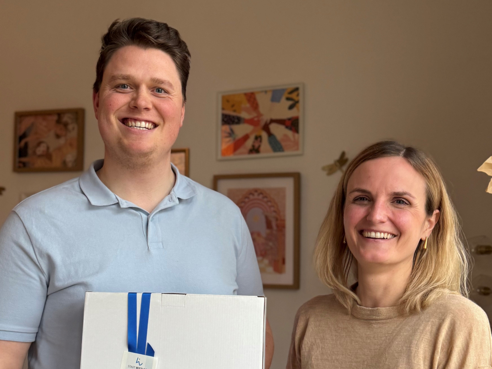 Wirtschaftsförderer Benedikt Krauter besucht Alaia Müller.