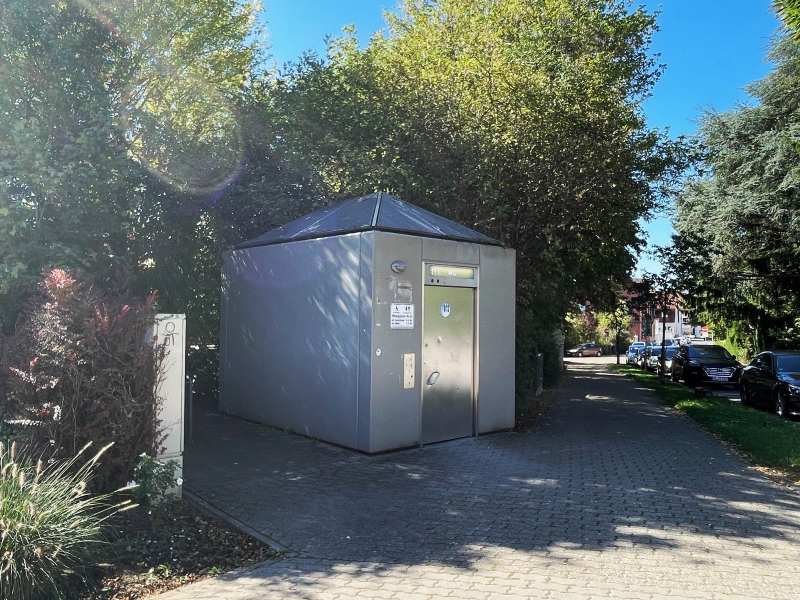 Toilettenanlage am Bolzplatz, Friedrichstraße Ecke Bergstraße.