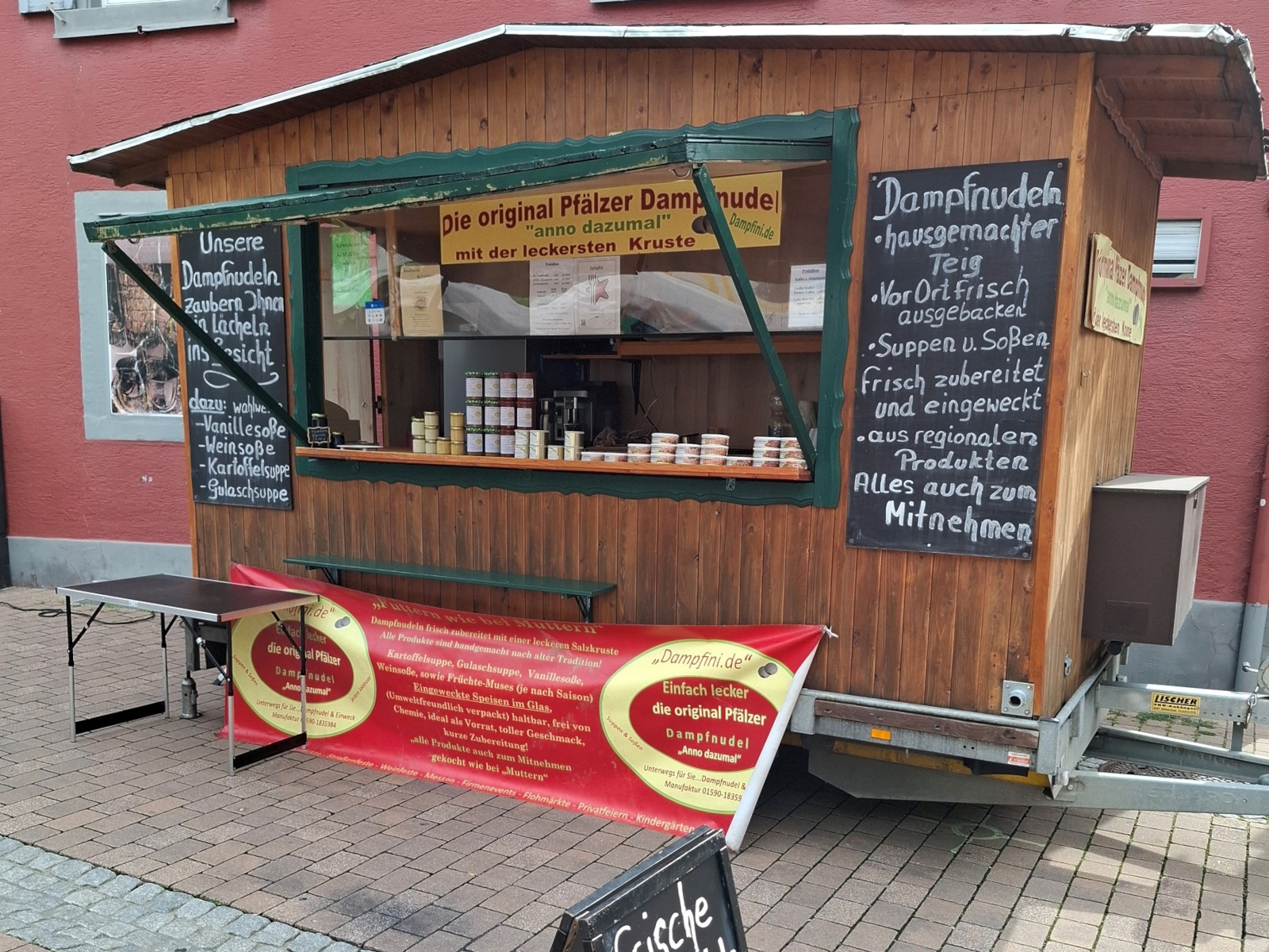 Dampfnudel-Stand in der Schloßstraße.