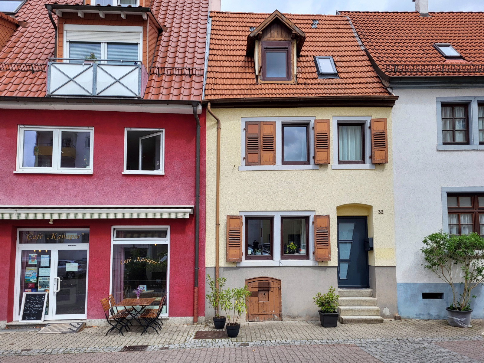 Farbenfroh angestrichene Häuser in der Hesselgasse. Farbenfroh angestrichene Häuser in der Hesselgasse.