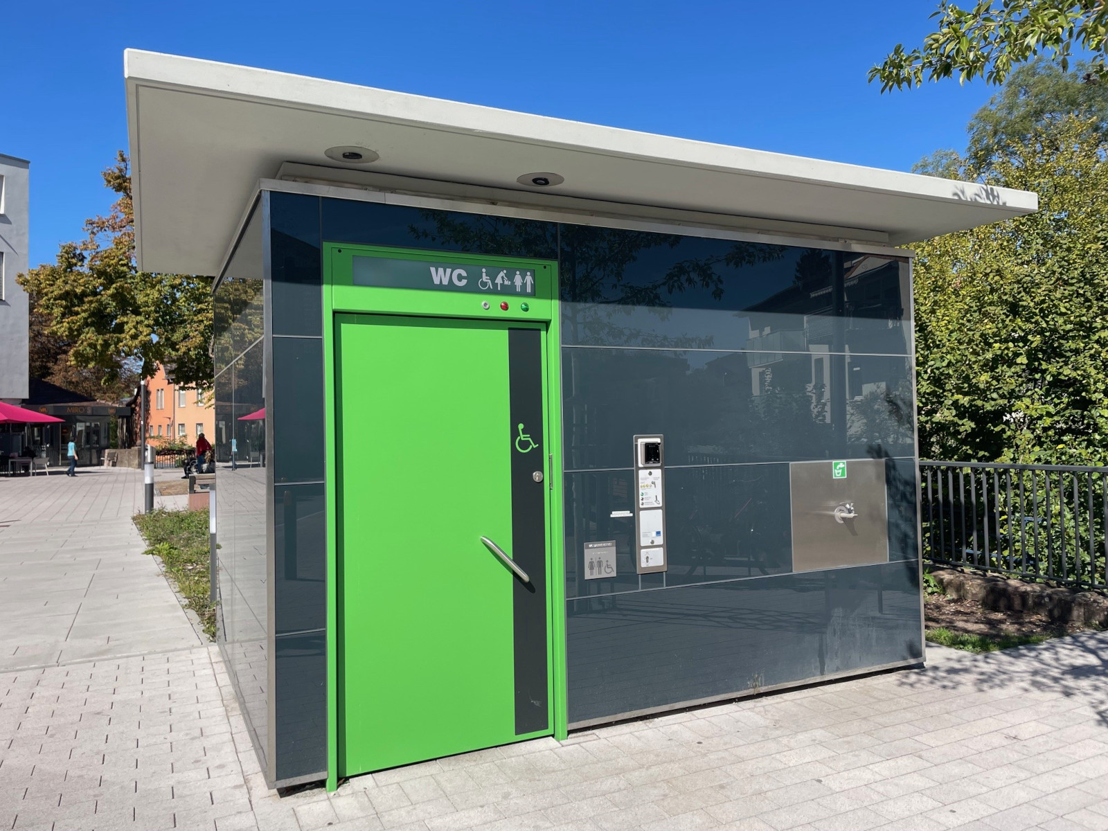 Toilettenanlage am Fontenay-aux-Roses-Platz.